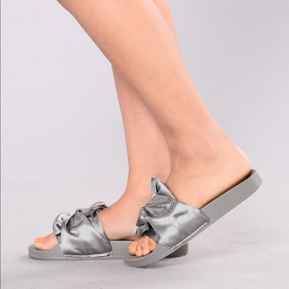 Fashion Nova Slides (Sold Out On Site) - Picture 4 of 4